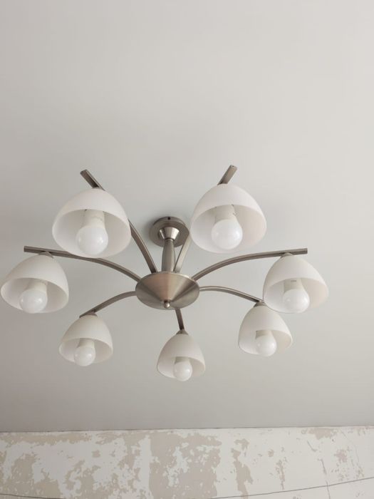 Продам люстры в отличном состоянии