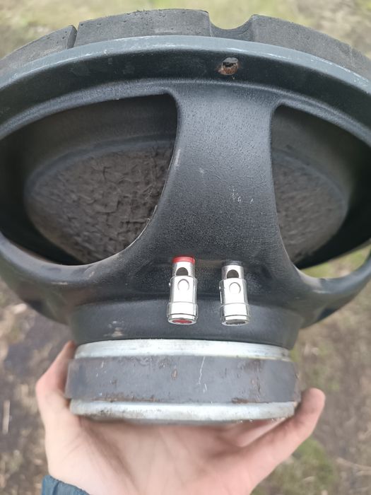 Большой динамик для Саббуфера с усилителем