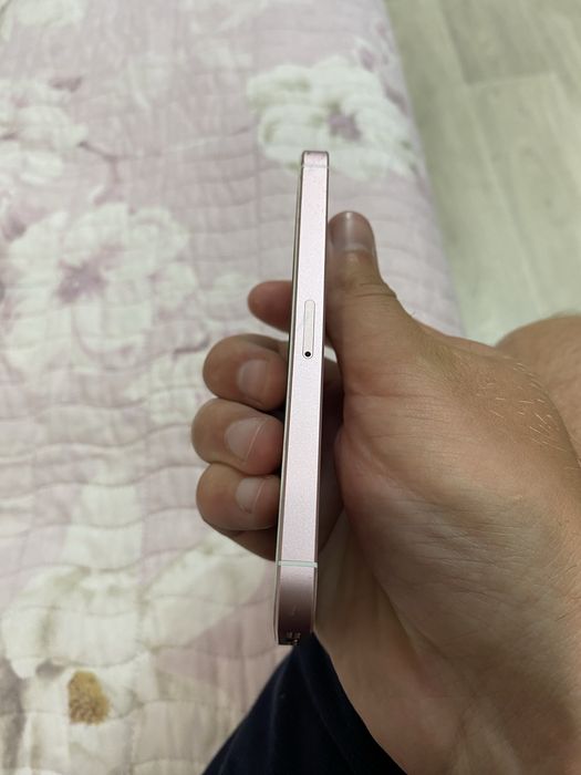 Продам iphone 5se 32gb полностью рабочий