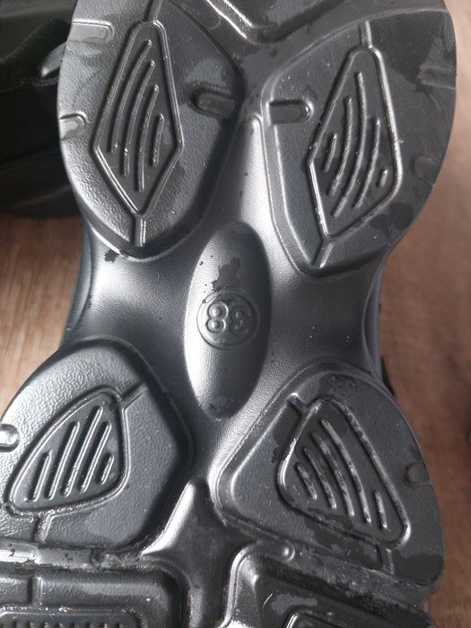 Продам сандали 38 размер