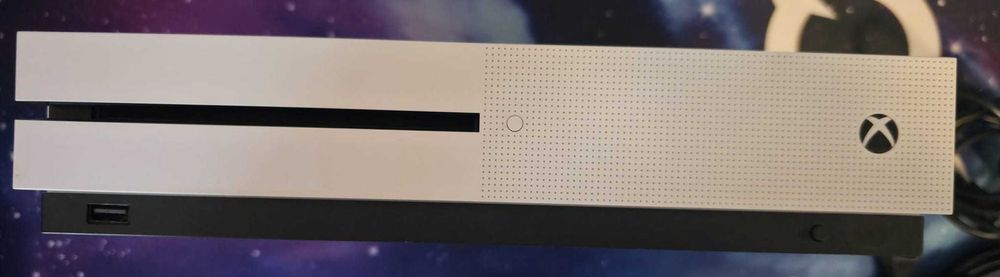Consola Xbox One S , Stocare: 365GB + 2 Controllere (Ediție Minecraft) + Cabluri