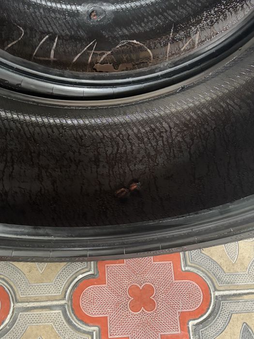 Передние шины 245 40  мерседес