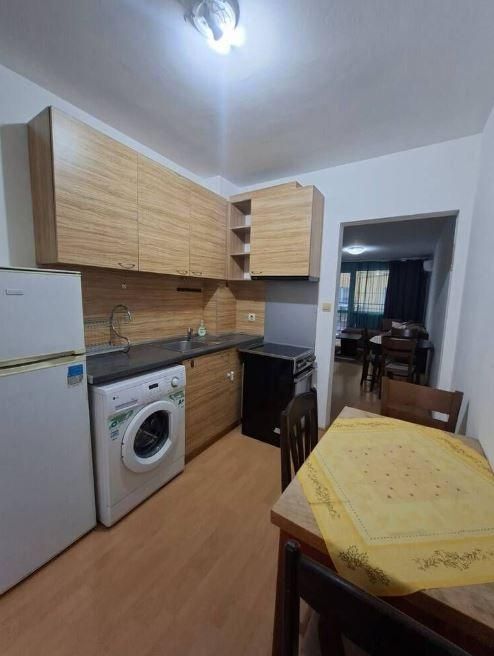 Дава се под наем Двустаен апартамент в Варна, Лятно кино Тракия - 67 кв.м за 458.49 € - Снимка #2