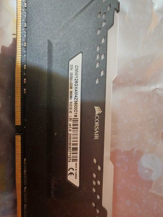 Kit DDR4 RAM 64GB(2x32) 3600MHz C18 1.35v CORSAIR VENGEANCE® RGB PRO