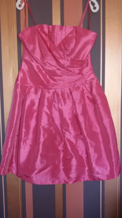 Продавам 2 официални рокли