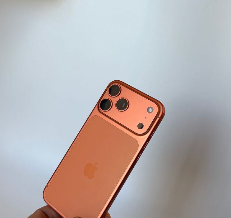 iPhone 17 Pro Max 256 GB Orange |  Гаранция | Перфектен