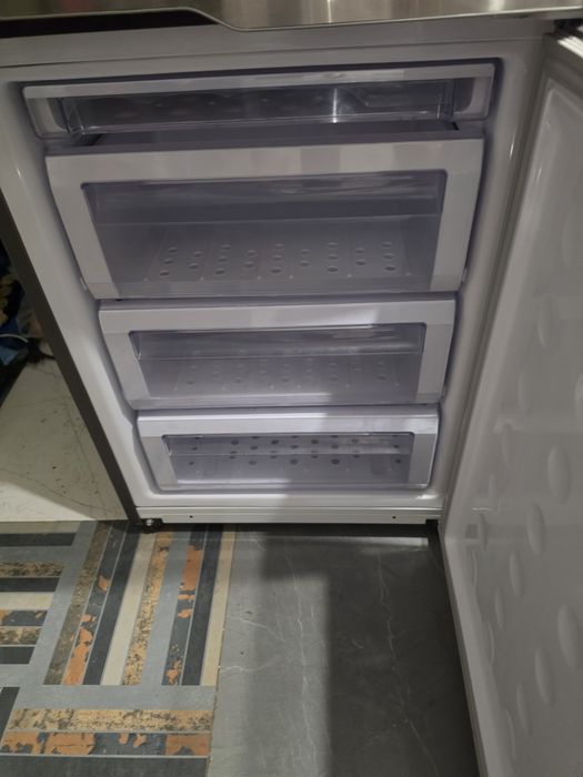 Холодильник No Frost  продаю