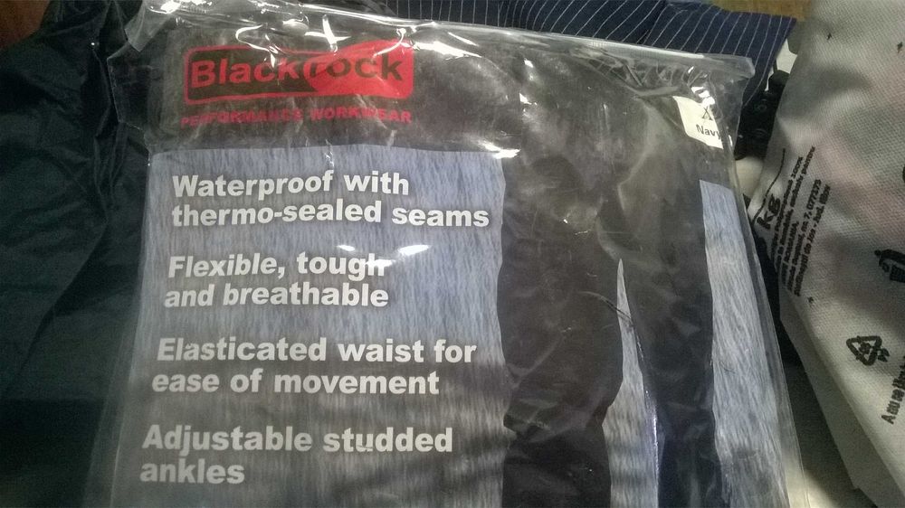 geci , hanorac ,trening nike , pantaloni fas, vesta reflectorizanta