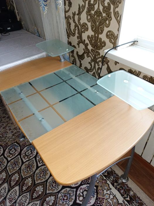 Стол сатылады срочно состояниясы жаксы как новый