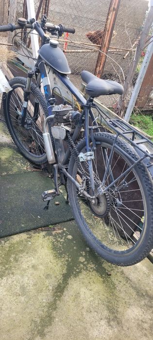 De vanzare  valea roșie com mitreni