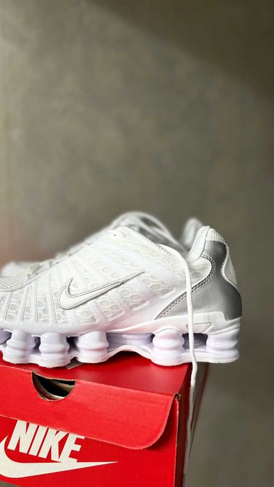 Nike shox alb mărimea 42