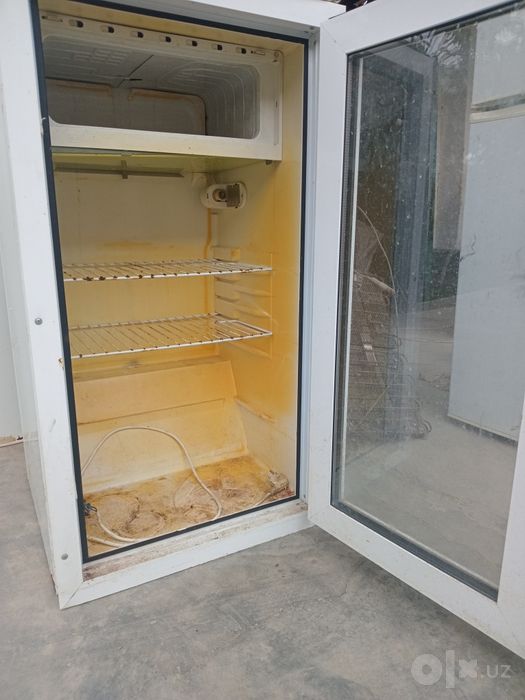 Холодильник со стеклянной дверью