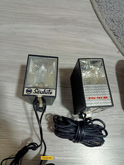 Комплект два броя ретро фото светкавици Saulute и Fil 41 M