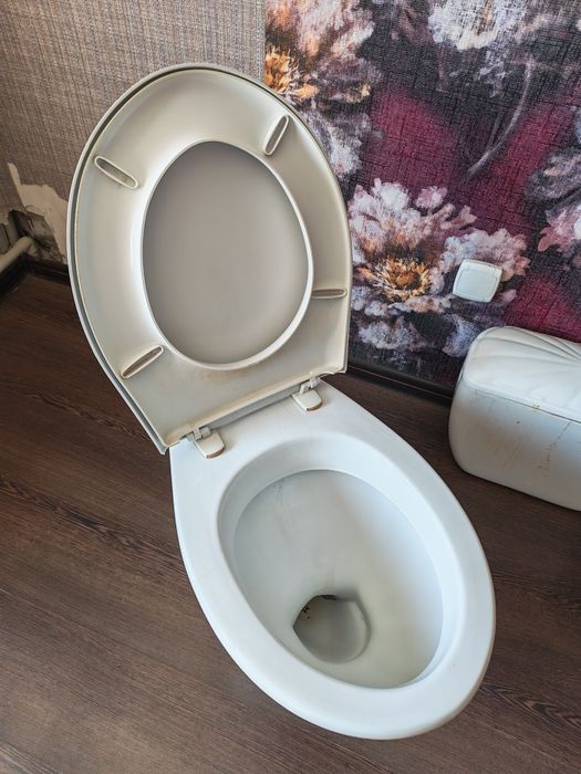 Продам б/у унитаз