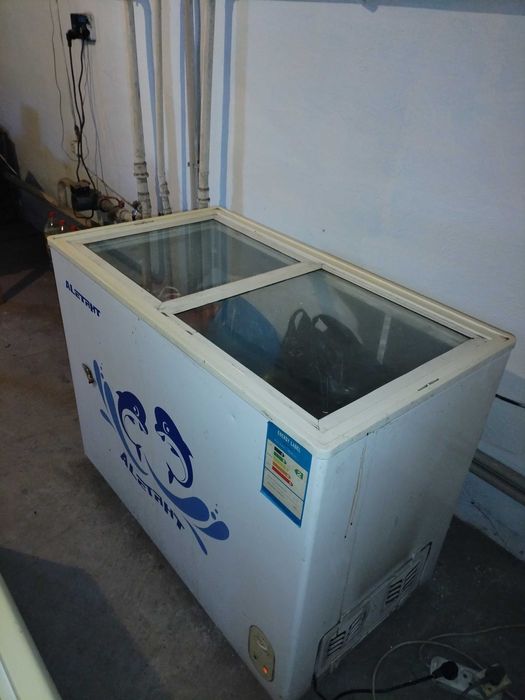 Морозильник продам