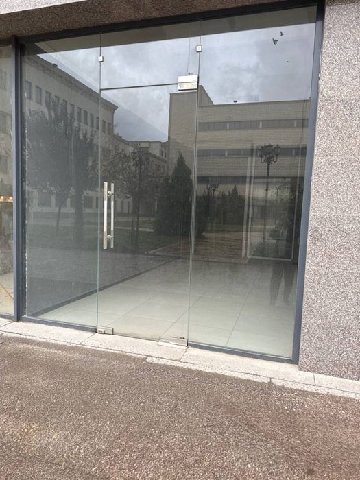 Продаётся магазин в центре города Янгиюль