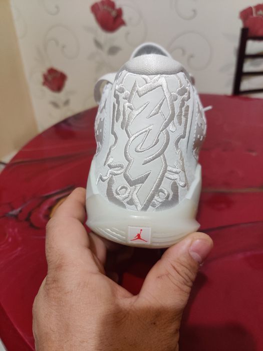 Jordan Zion 3 – NOI – 42,5

Jordan Zion 3 originali, cumpărați din out