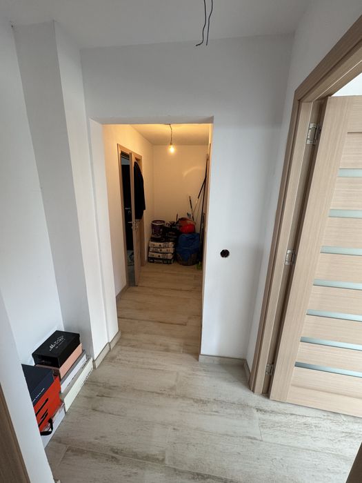 Vând apartament cu 3 camere