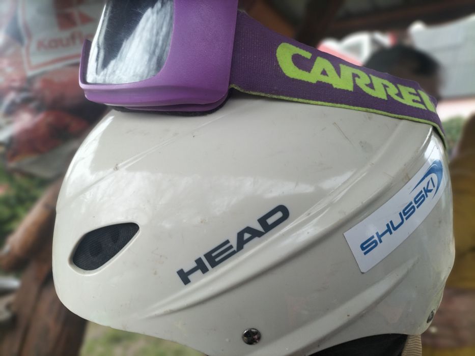 Vând placa snowboard head cu cască și ochelari
