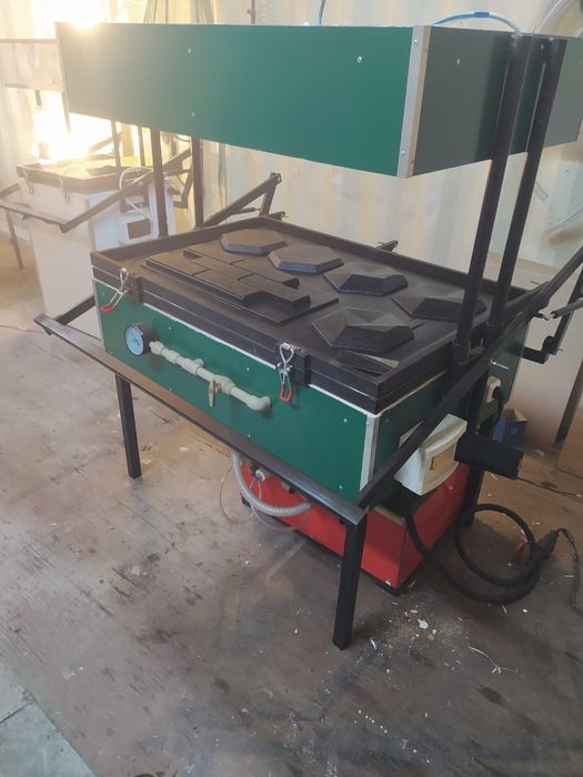 Вакуумный формовщик