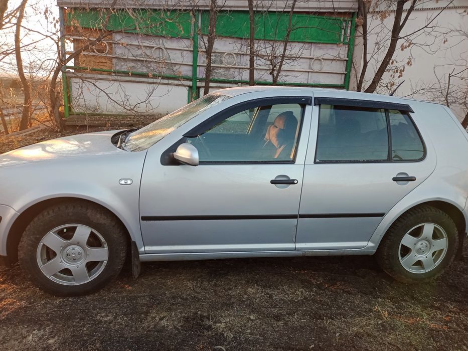 Продам гольф 4 в среднем состоянии