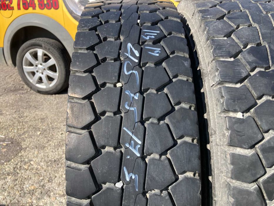 215/75/17.5 PIRELLI 2019г 9,5-10мм Задна Шарка 215/75 R17.5 Само 2броя