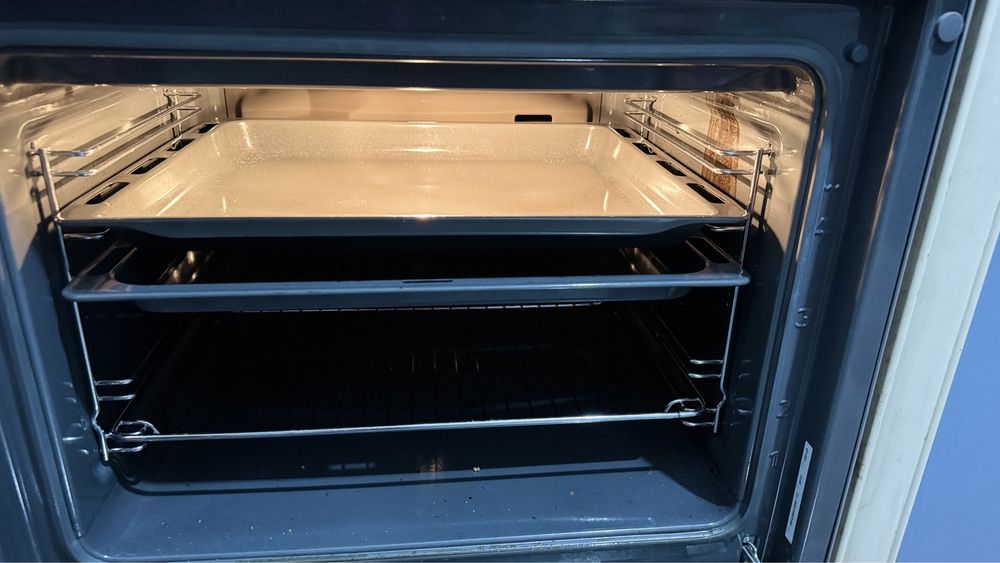 Продам электро плиту Bosch