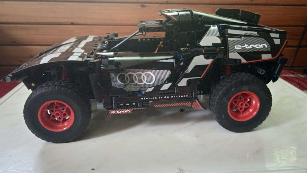 Лего колекция  Audi RS Q e-tron Polaroid Star wars Ninjago и други