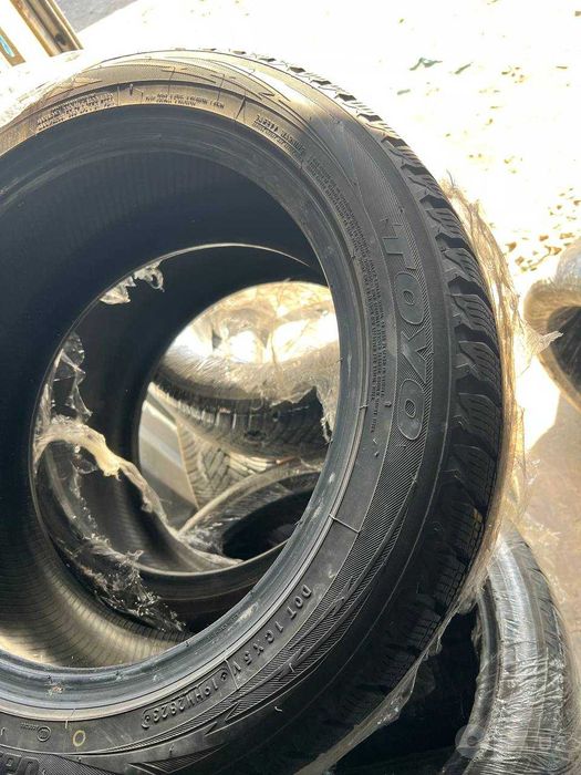 Продам зимние шины TOYO 235/50/R18