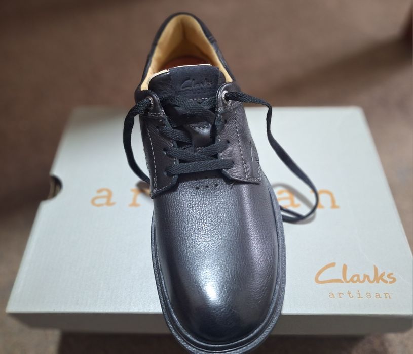 Продается туфли фирмы " Clarks"