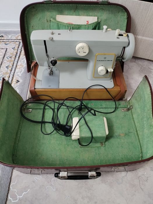 Продается швейная машинка СССР