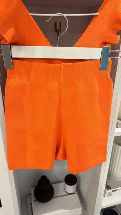 Продавам няколко чифта бански, нови, с лепенки, леопардов принт, бял