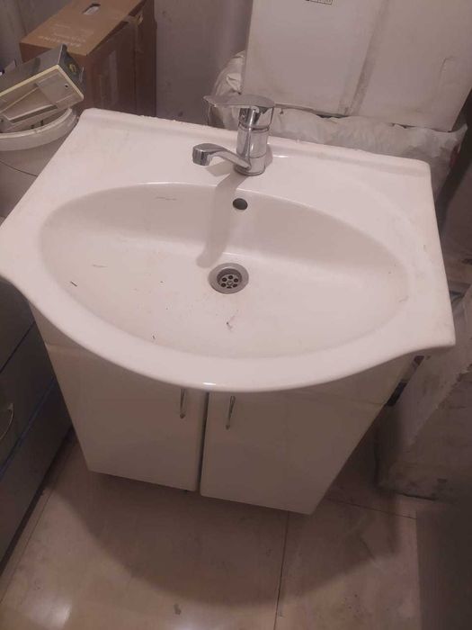 раковина с тумбой