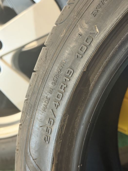 Anvelope Vara 255/40 R19 100Y – Dunlop Sport Maxx RT2 & Goodyear Eagle F1 Asymmetric 3 – ca noi