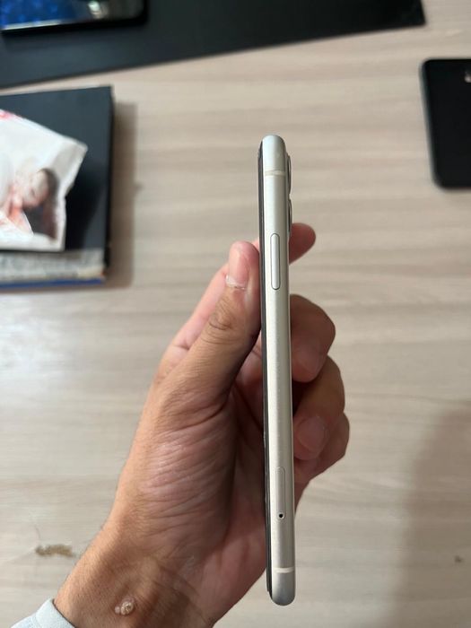 iPhone 11 продается