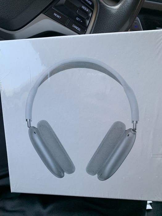 AirPods MAX with Smart Case
