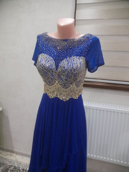 Красивое вечерное платье