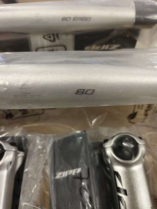 Шосейни кормила и лапи Zipp Service Course SL-80 Ergo 40,44mm сребро