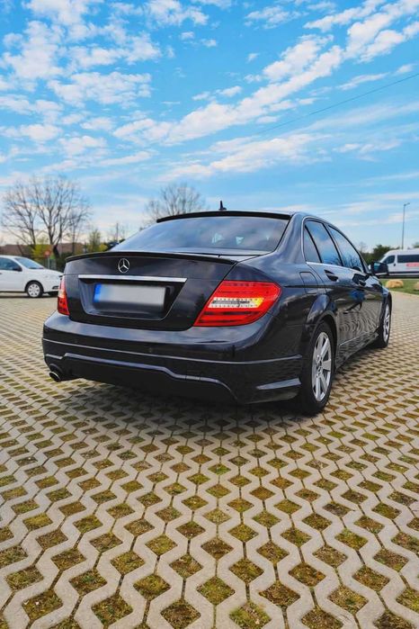 Mercedes C250 4Matic (4x4) Biturbo 204 CP pachet AMG