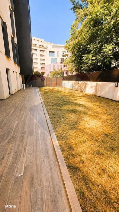 Apartament cu 4 camere de închiriat- Piata Constitutiei