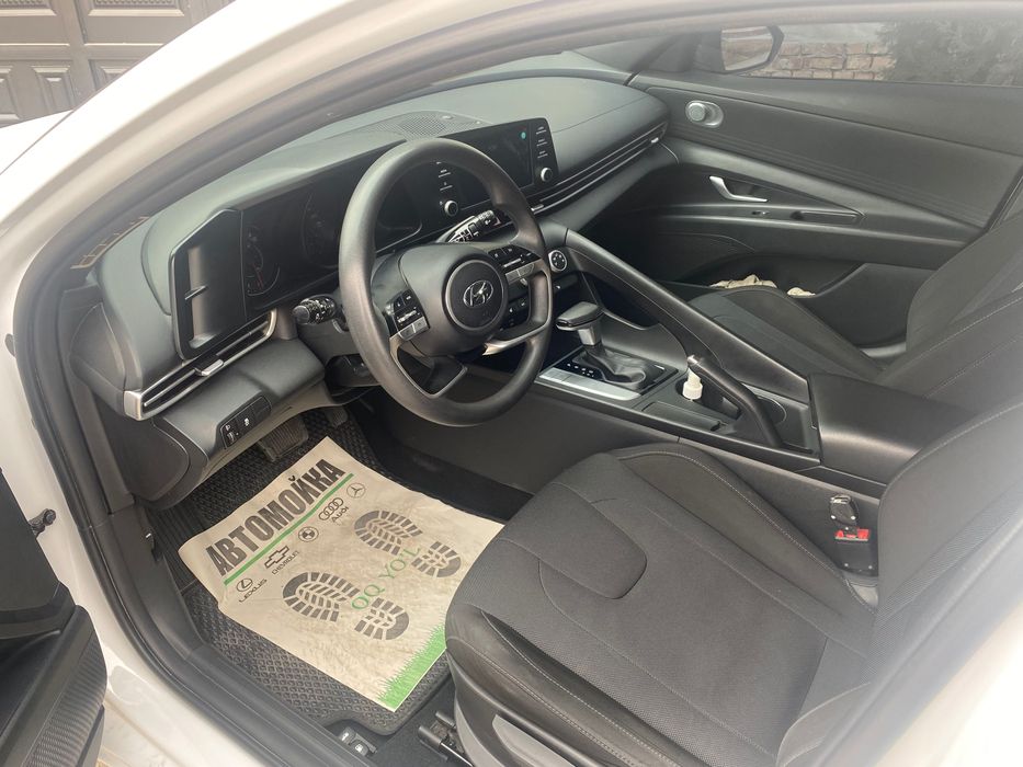 Hyundai Elantra 2022