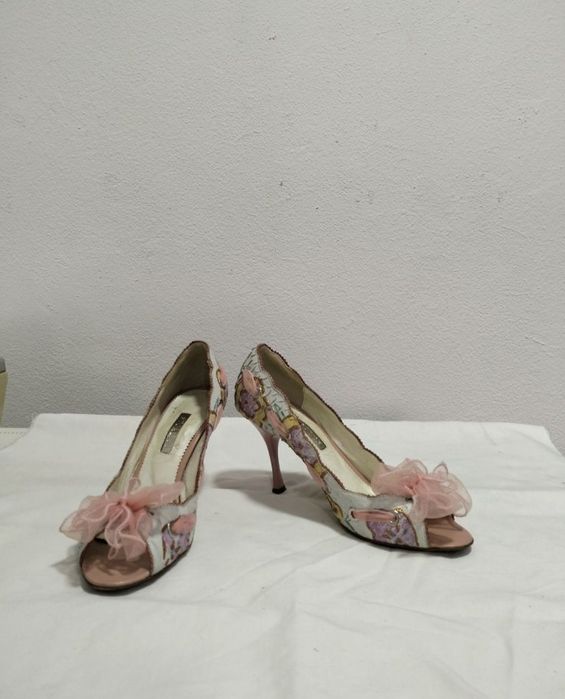 Продам недорого женскую обувь