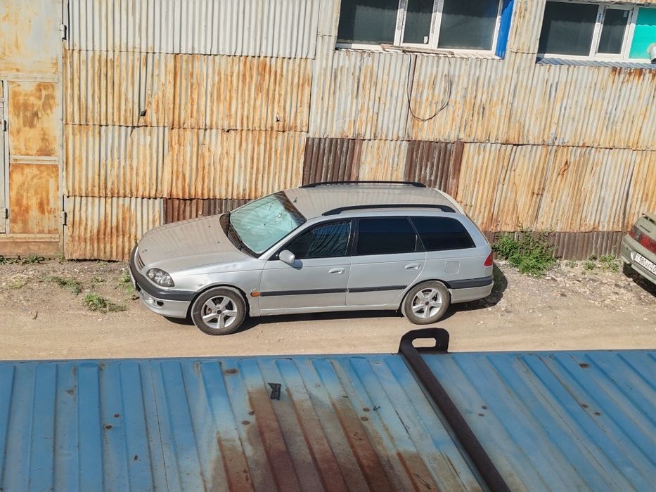 Продам тойота авенсис