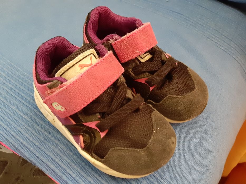 Papuci / adidasi fetita 22