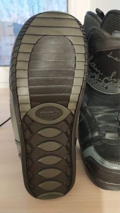 Продам сноуборд