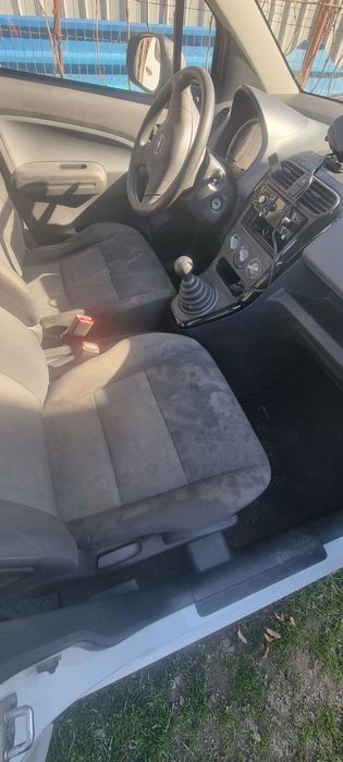 Opel agila 1.0 ecoboost