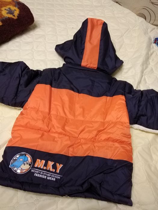 Ново. Детско яке с качулка и допълнителна шапка