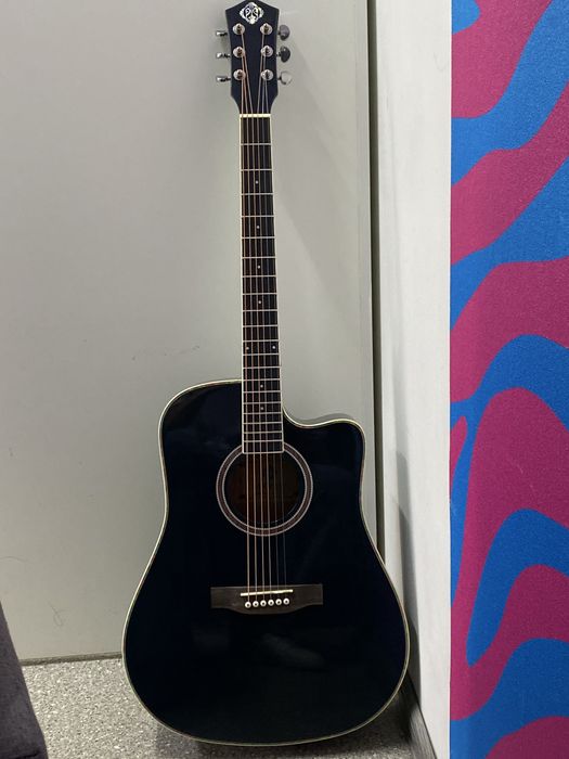 Акустическая гитара