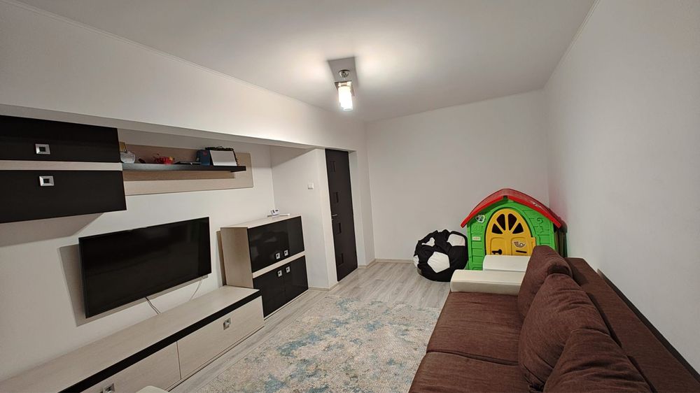 Apartament 3 Camere de inchiriat