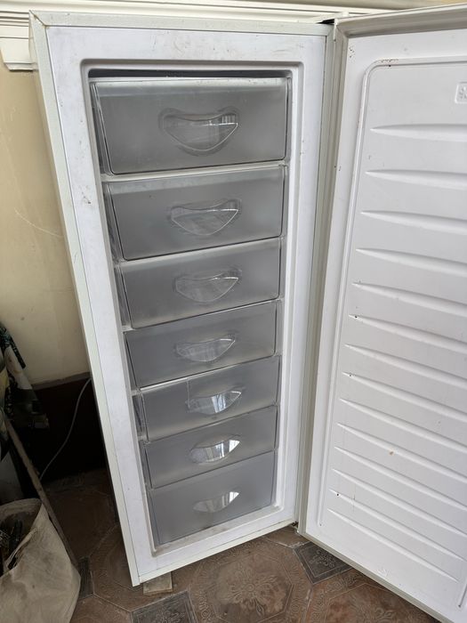 Muzlatgich, Морозильник Ferre